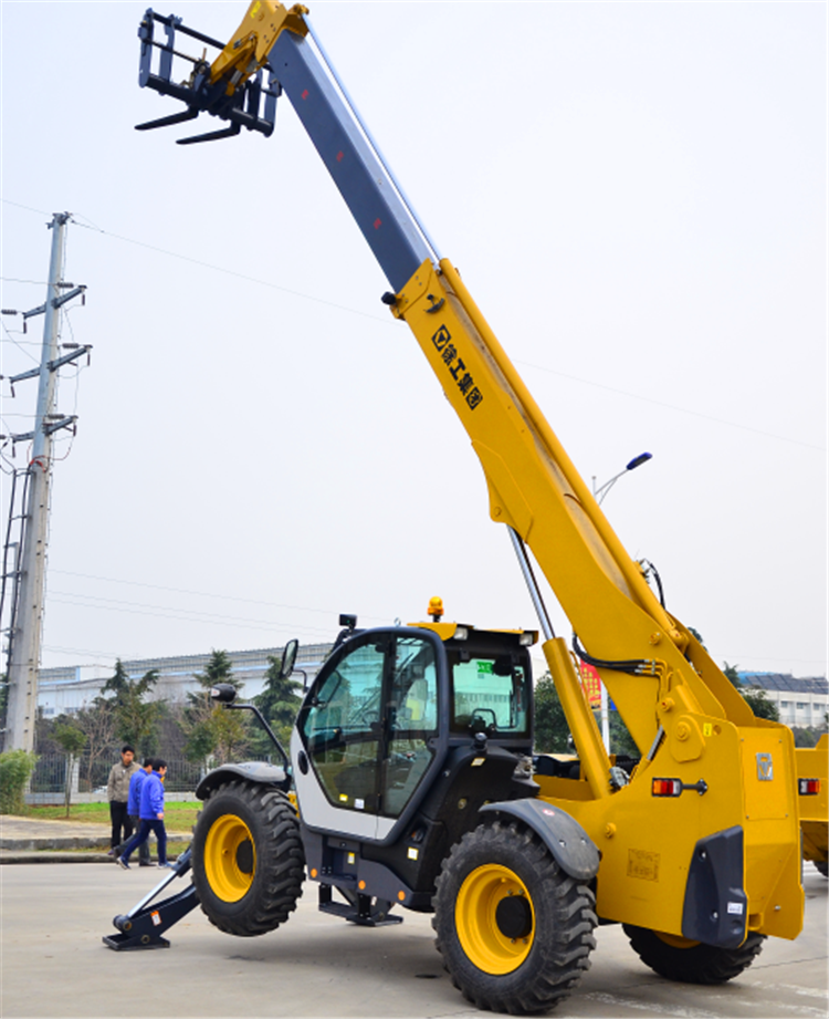 XCMG official telehandler 4.5 ton telescopic handler XC6-4517K China telescopic boom forklift price